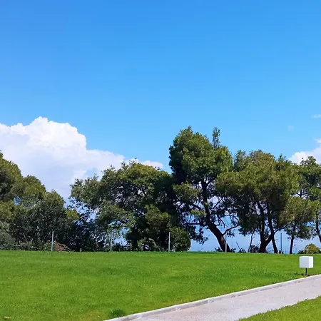 Ξενοδοχείο με διαμερίσματα Aurora 4*