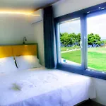 Aurora 4*