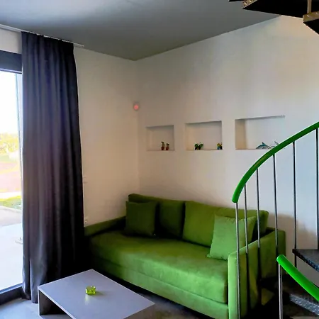 Aurora شقة فندقية 4*