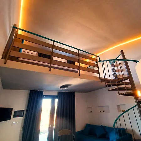 Aurora شقة فندقية 4*