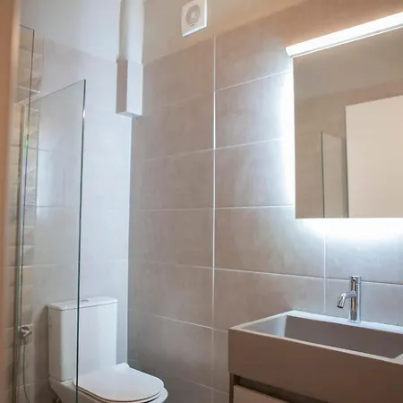 Aurora شقة فندقية 4*